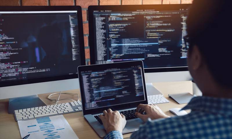 数据科学选型：R与Python如何赋能原阳县网站建设？